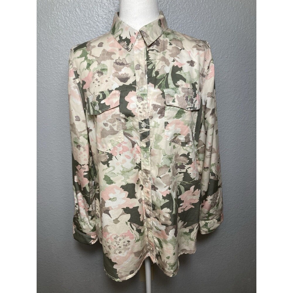 Chicos Cottage Floral Shirt Button Up Long Sleeve Size 1 Med Pockets Lyocell